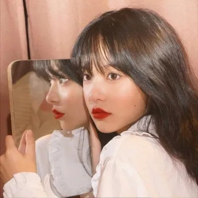 有色彩的女子